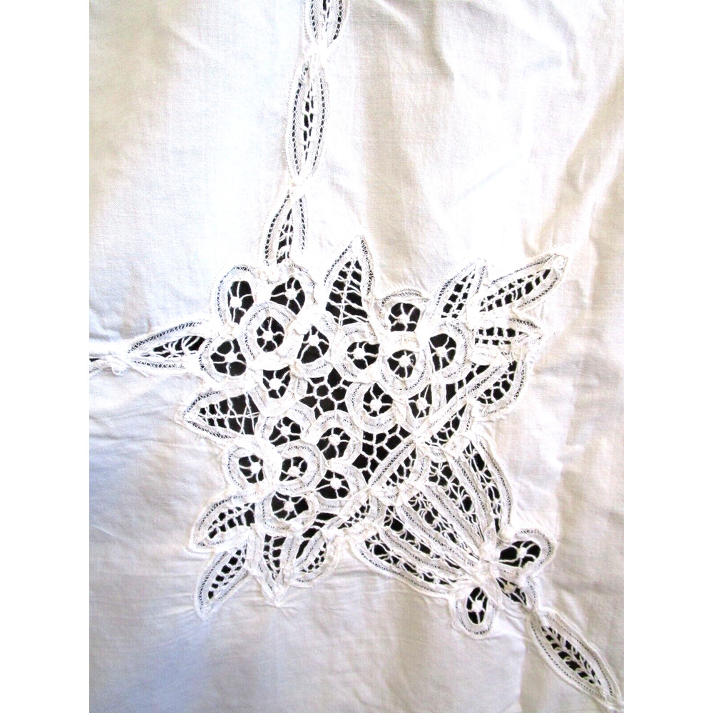 VTG White XLong 115" x 74" Lace Cutwork Embroidered Oval Banquet Tablecloth